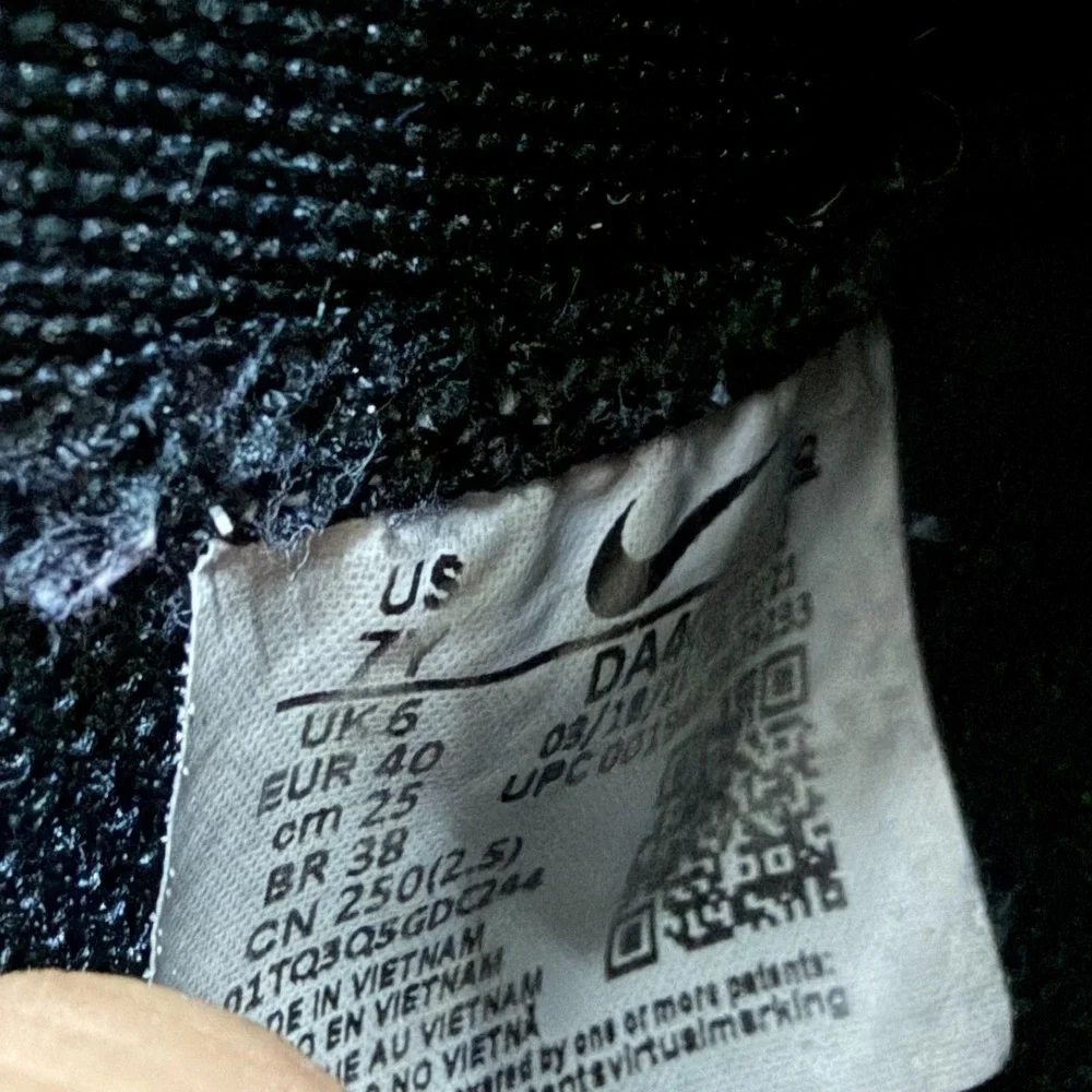 Nike size 7y